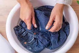 راه های جلوگیری از پس دادن رنگ لباس ها در لباسشویی